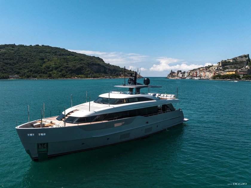 Роскошная яхта