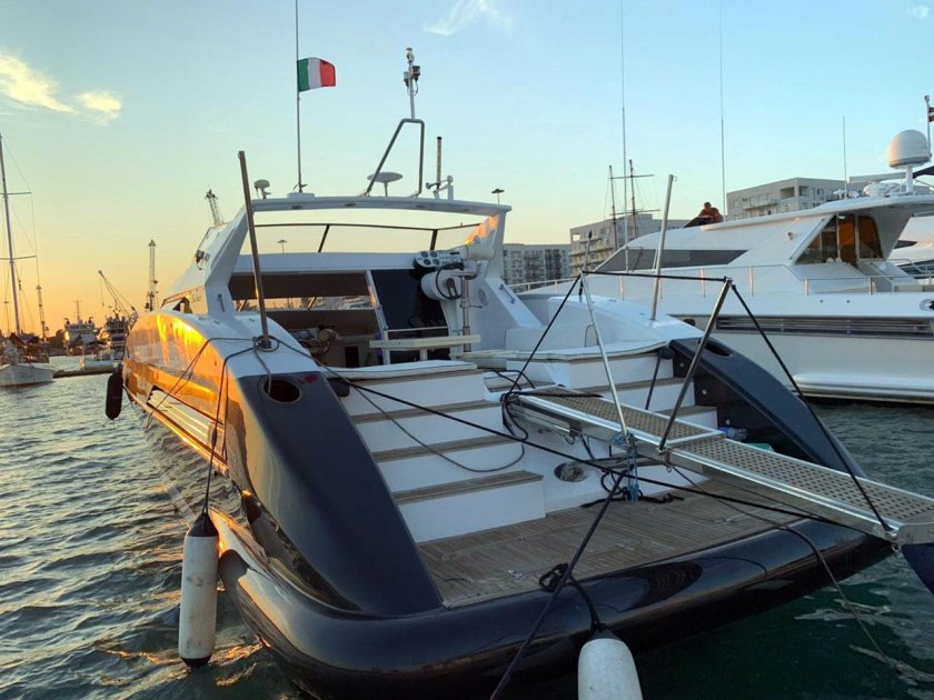 Сан Лоренцо яхты