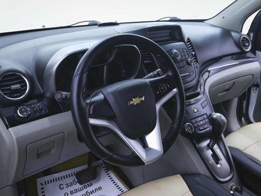 Chevrolet Orlando 2010 — 2018 i