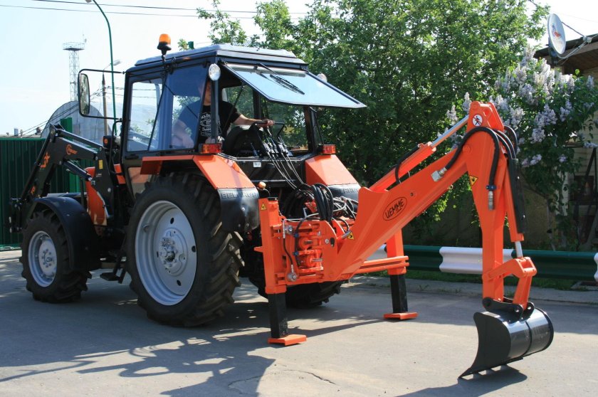 Экскаватор МТЗ 82.1