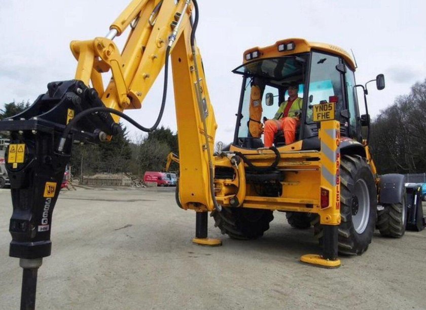 JCB 3cx с гидромолотом