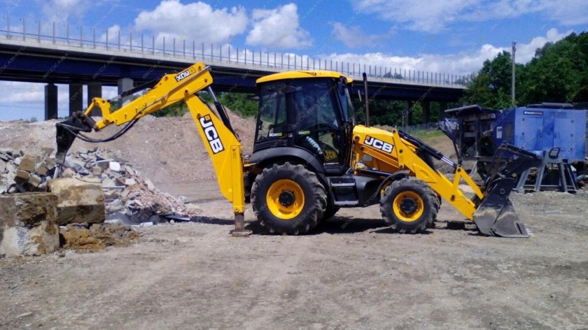 JCB 3cx с гидромолотом