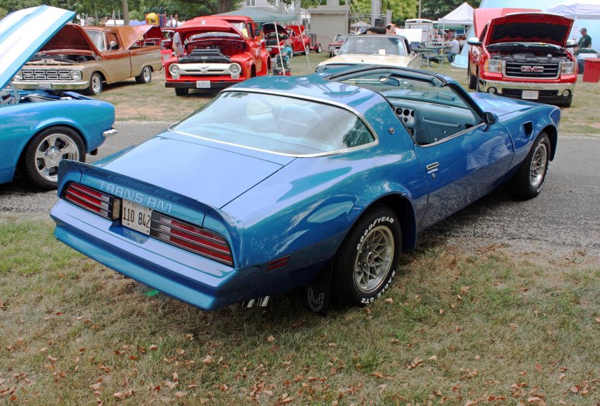 Pontiac Firebird 2