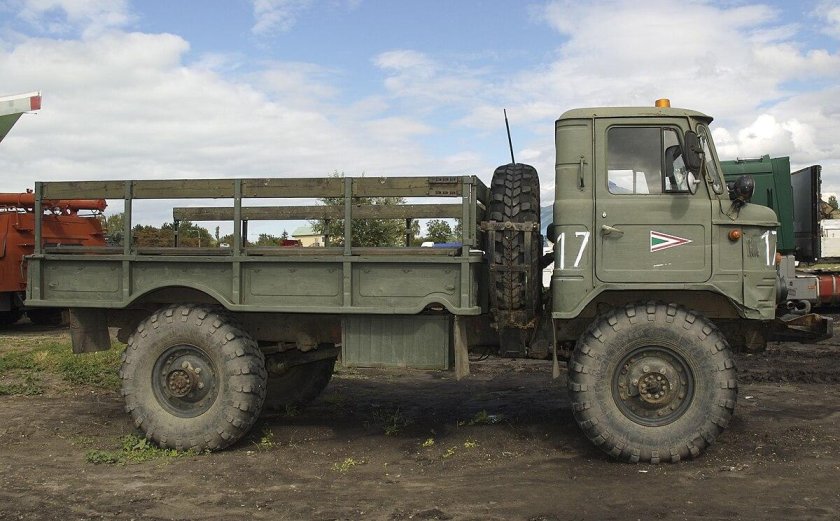 ГАЗ 66 военный