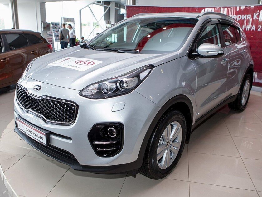 Kia Sportage 2018 серебристый