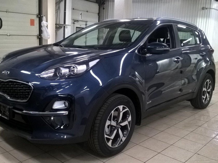 Kia Sportage 2019 темно синий