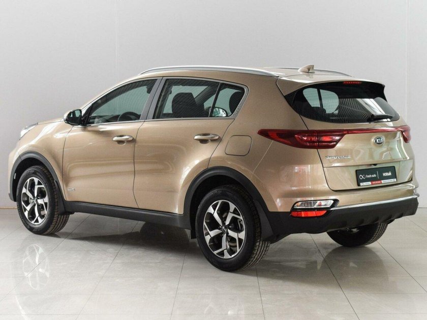Kia Sportage бежевый