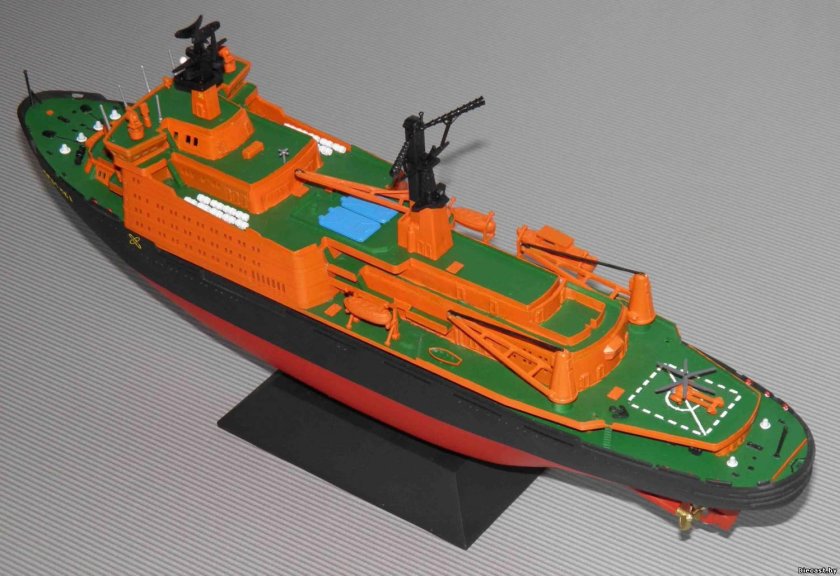 Сборная модель ледокола Арктика 1-400