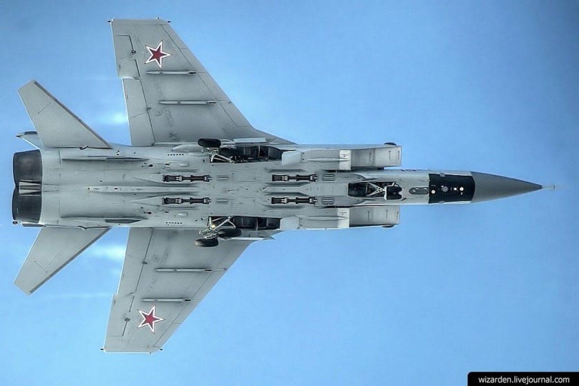 Истребитель-перехватчик миг-31