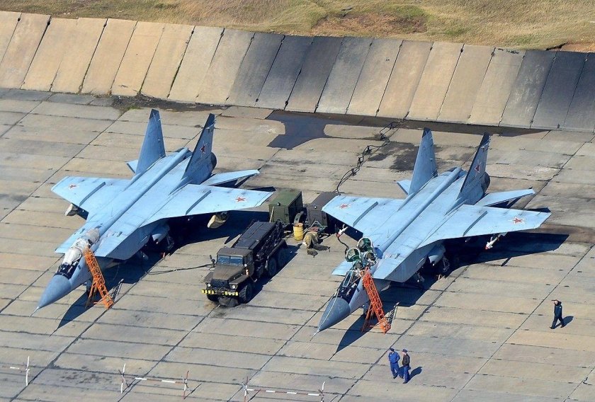 Истребитель-перехватчик миг-31