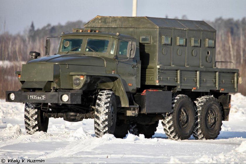 Урал 4320 звезда бронированный