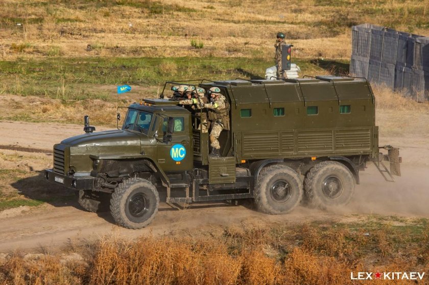 Урал 4320 бронированный