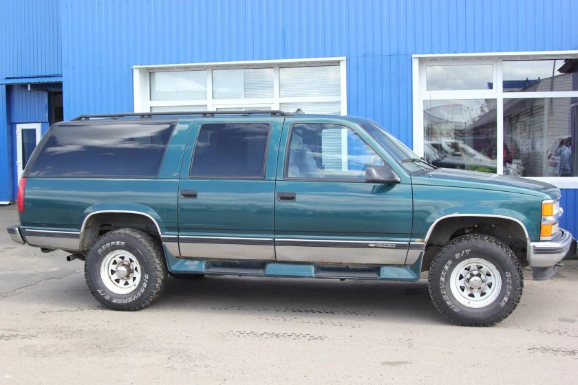 Chevrolet Suburban 9
