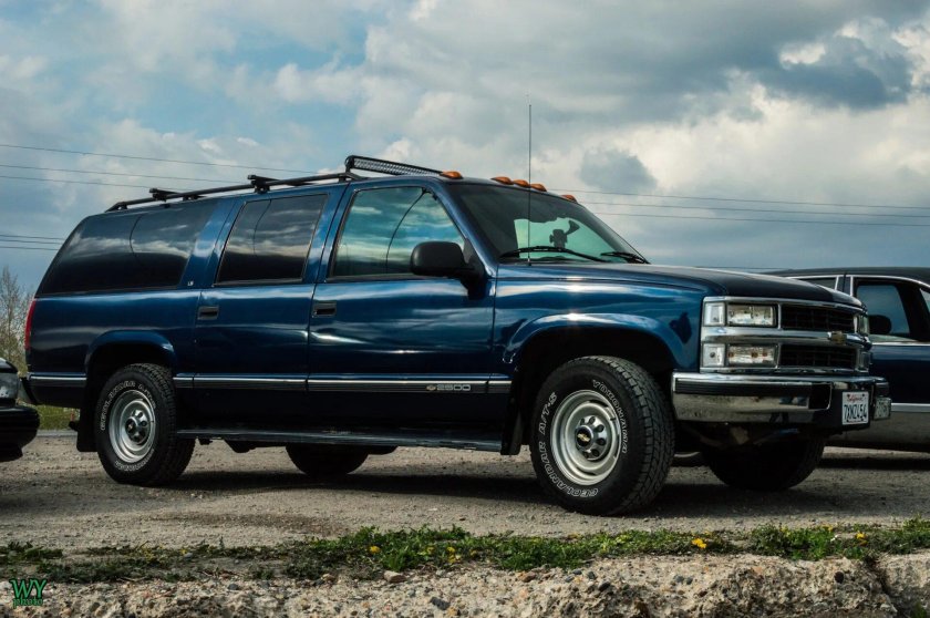 Chevrolet Suburban 2500