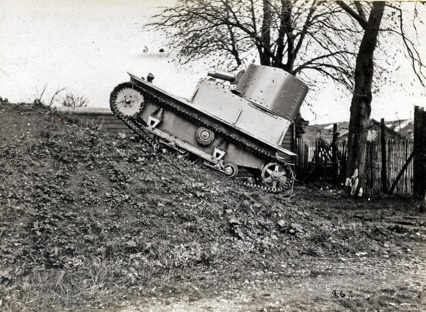 Танкетка Виккерс Карден Ллойд