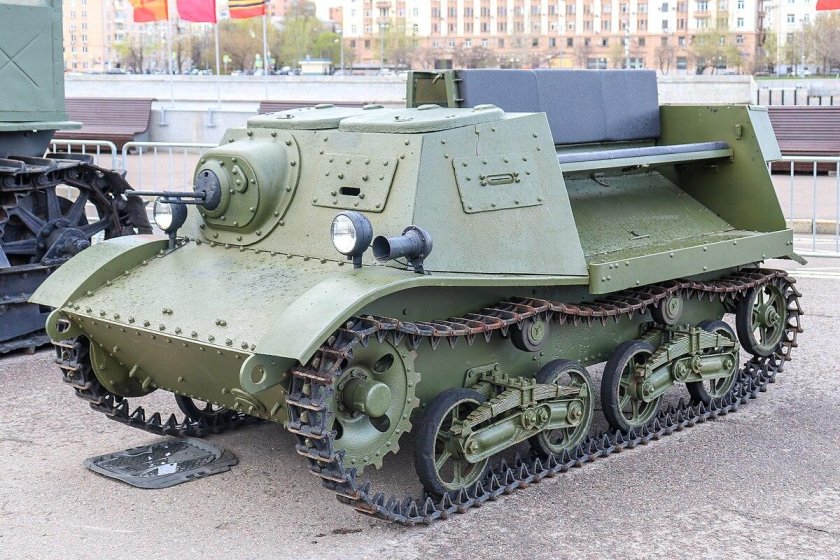 Артиллерийский тягач «комсомолец» т-20