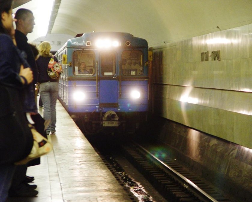 Таганско-Краснопресненская линия метро поезда