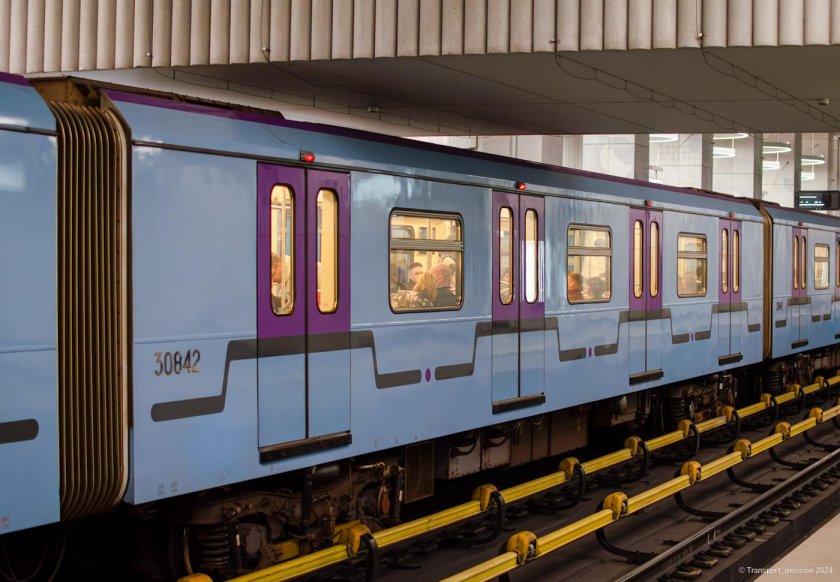 Метро вагон