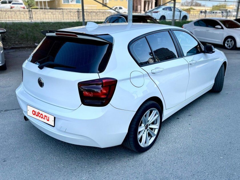 Белая бмв