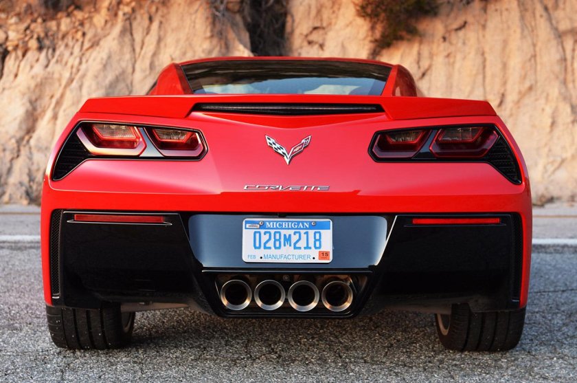 Chevrolet Corvette сзади