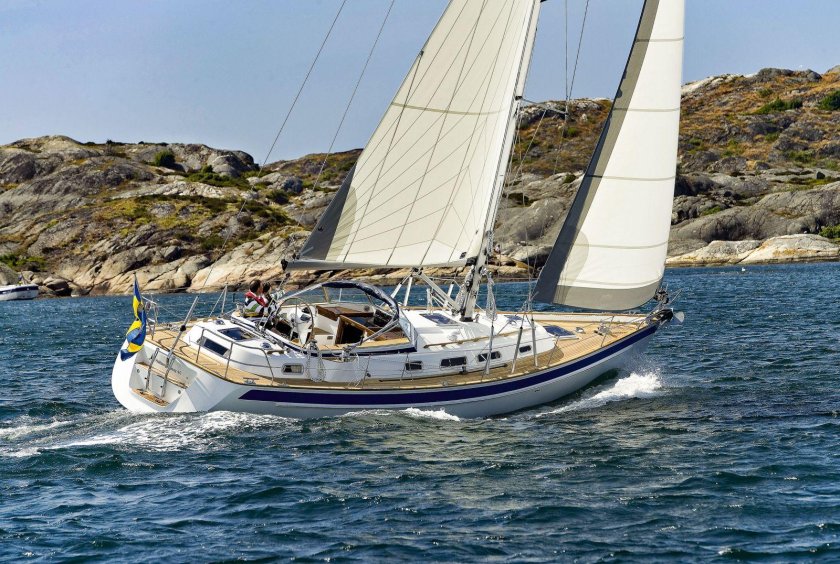 Парусная яхта Hallberg-Rassy