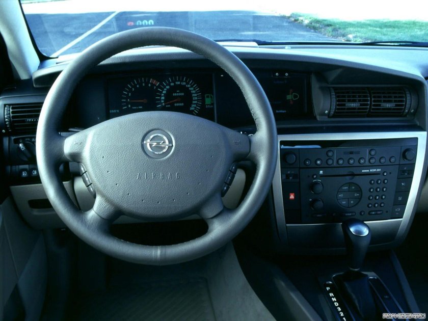 Opel Omega 2003 салон