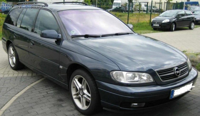 Opel Omega 2004