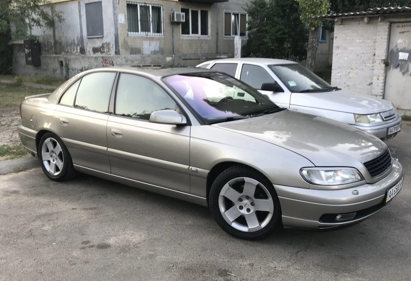Opel Omega 2003