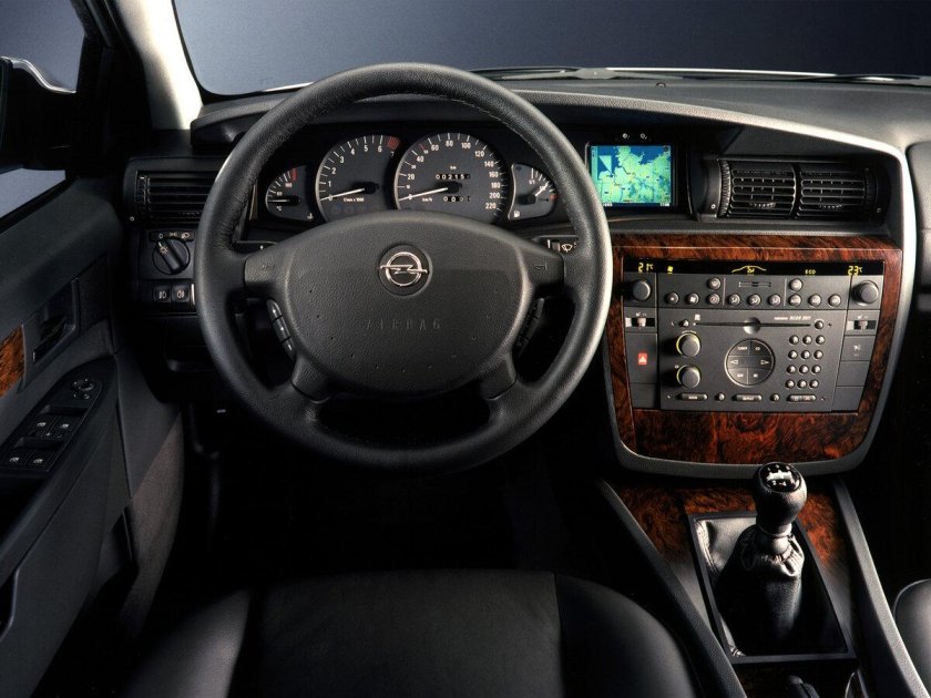 Опель Омега 2000 салон