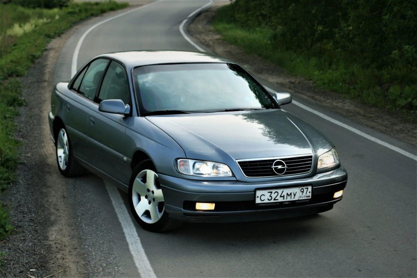 Opel Omega 2003