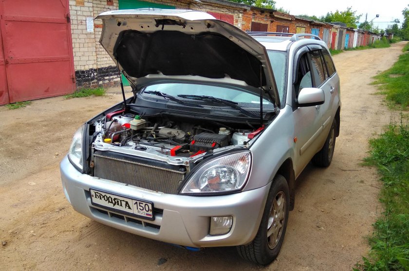 Газовые упоры капота на чери Тигго т11