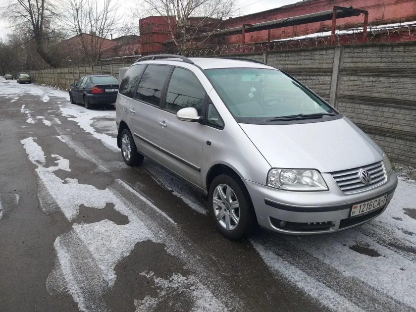VW Sharan r17