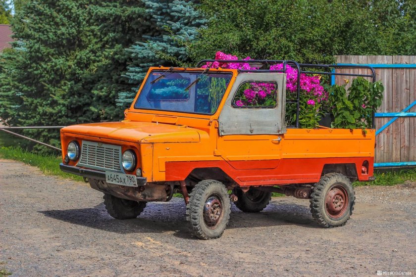 ЛУАЗ 969м спереди