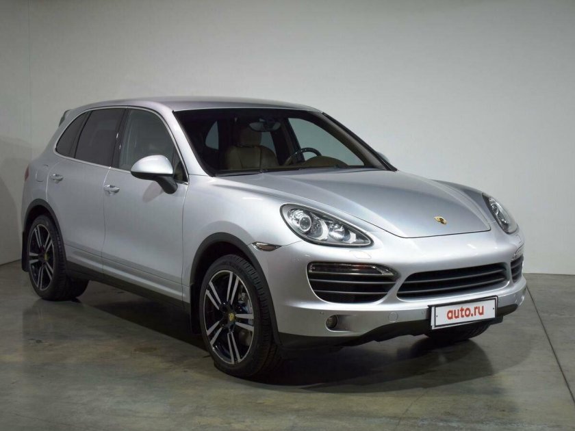 Porsche Cayenne серебристый