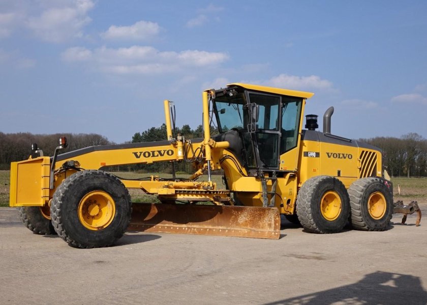 Грейдер Volvo g990