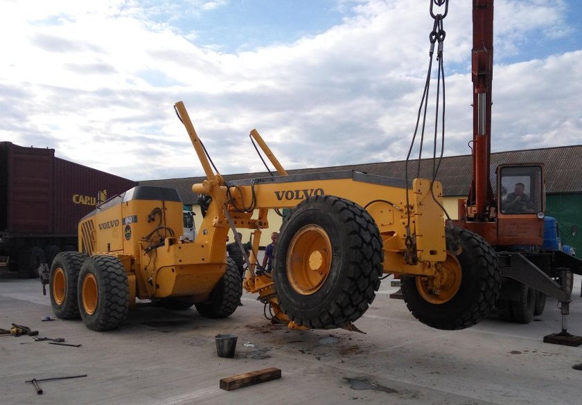 Автогрейдер Volvo