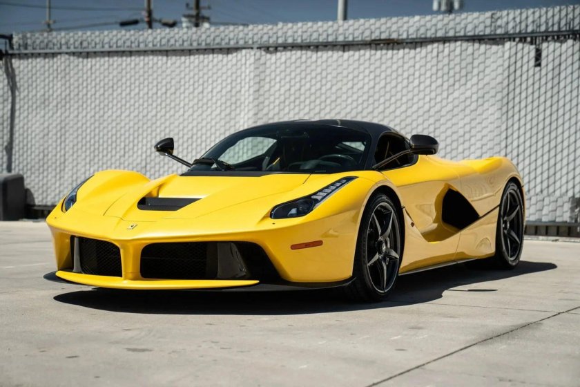 Ferrari LAFERRARI желтая