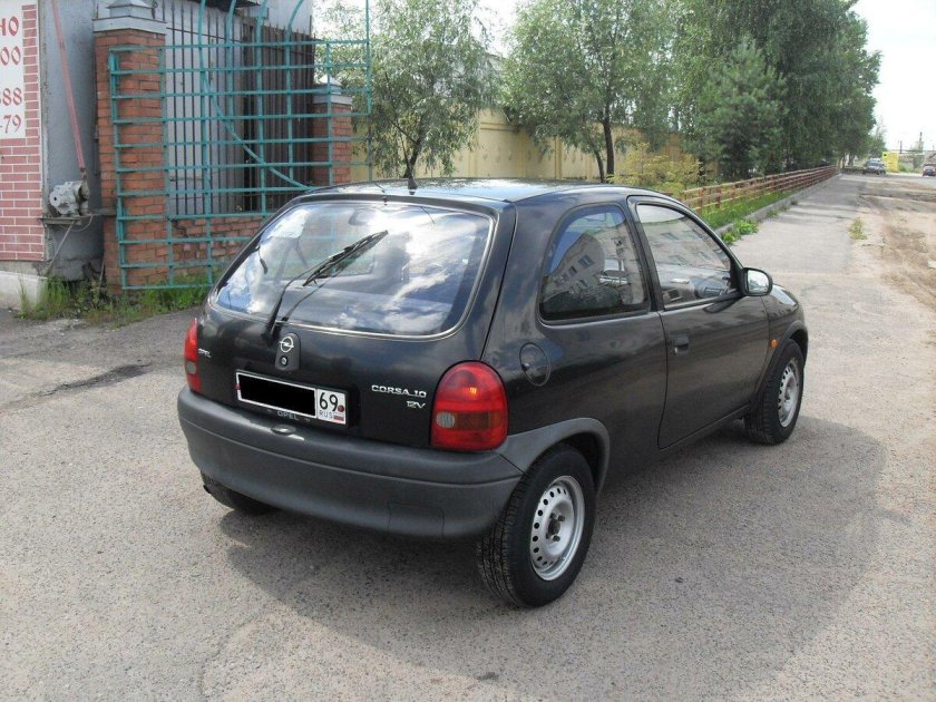Opel Corsa 2000 1.0