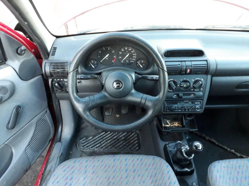 Opel Corsa b салон