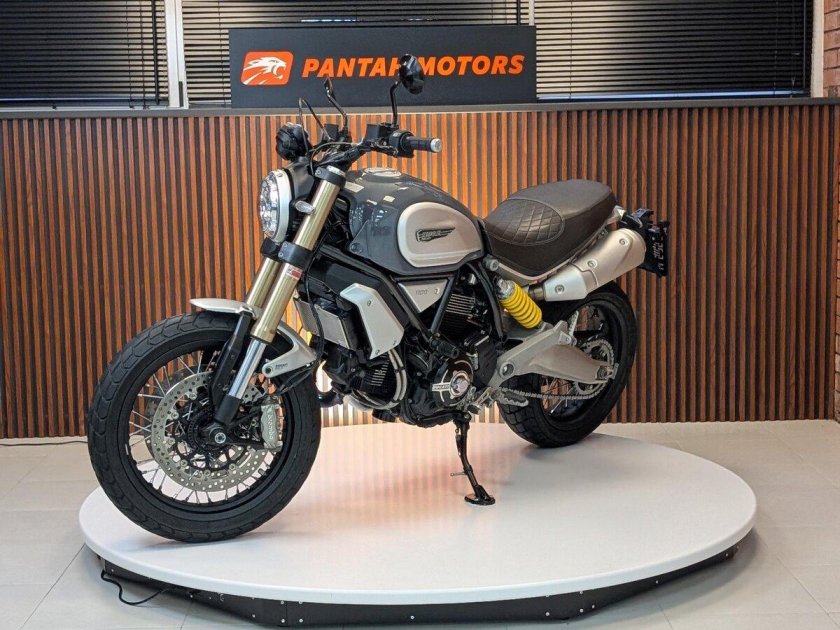 Дукати скремблер мотоцикл