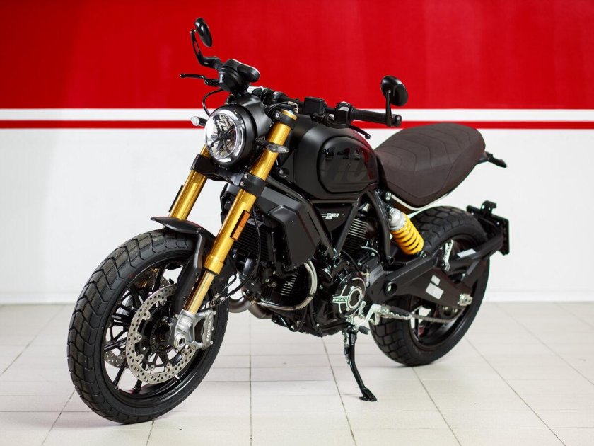 Ducati scrambler cafe racer