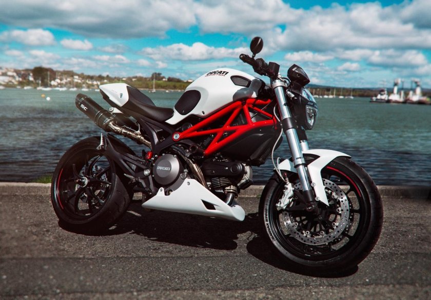 Плуг Ducati Monster