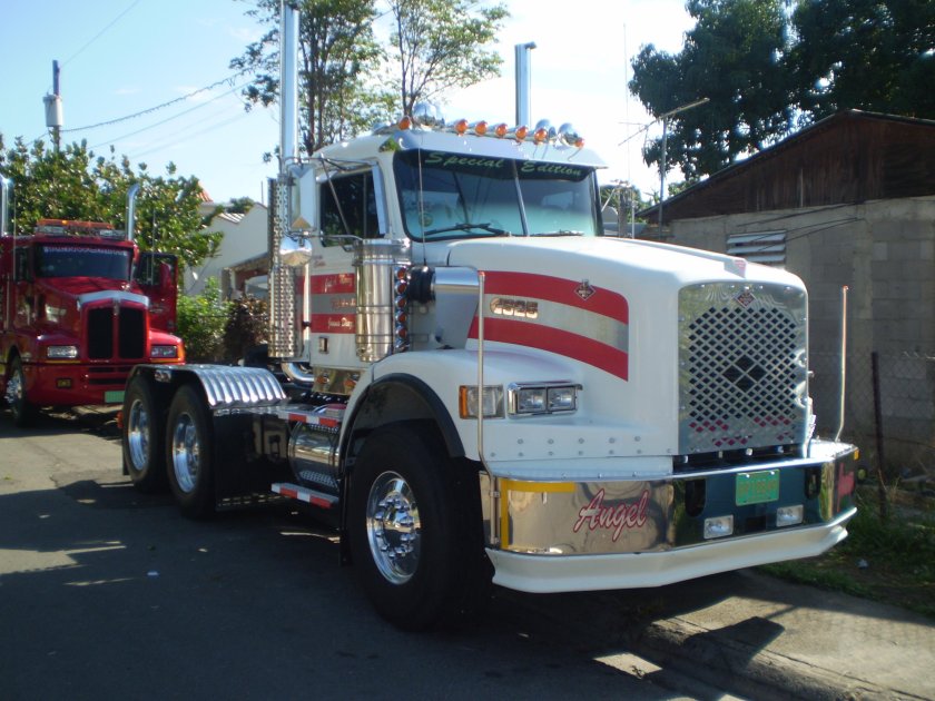 Грузовики Diamond REO