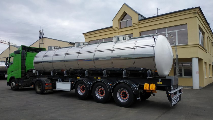Полуприцеп цистерна Техникс 9144
