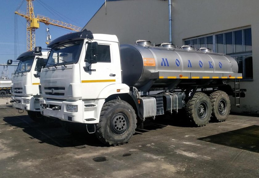 КАМАЗ 43118 водовоз