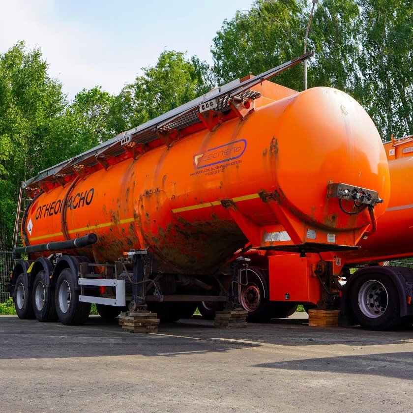 Автоцистерна сеспель