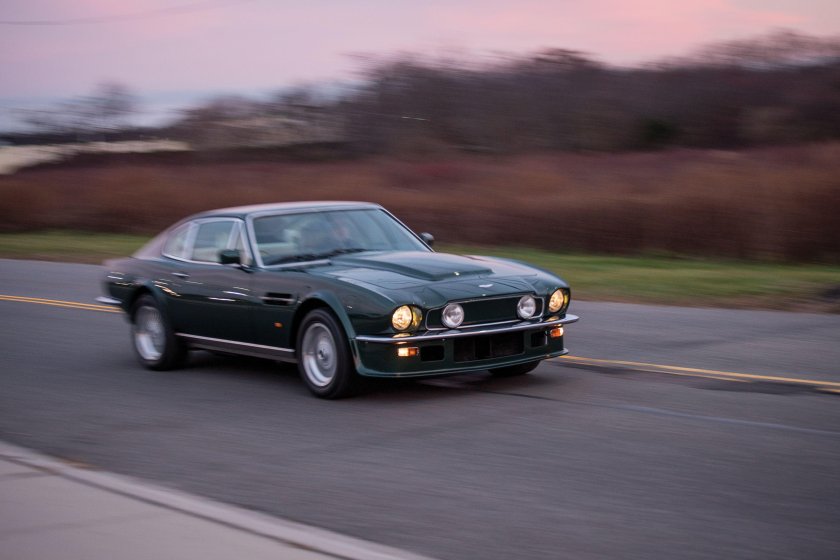 Aston Martin v8