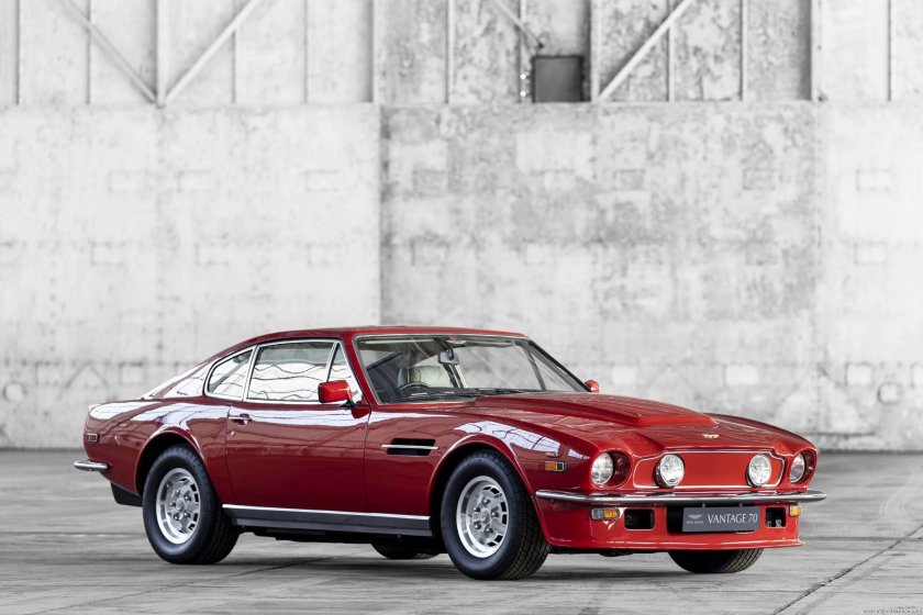 Aston Martin Vantage 1977