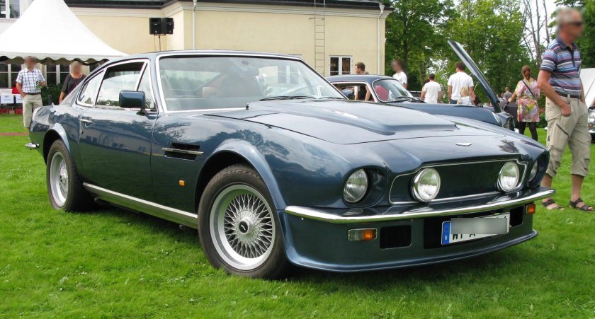 Aston Martin Vantage 1977