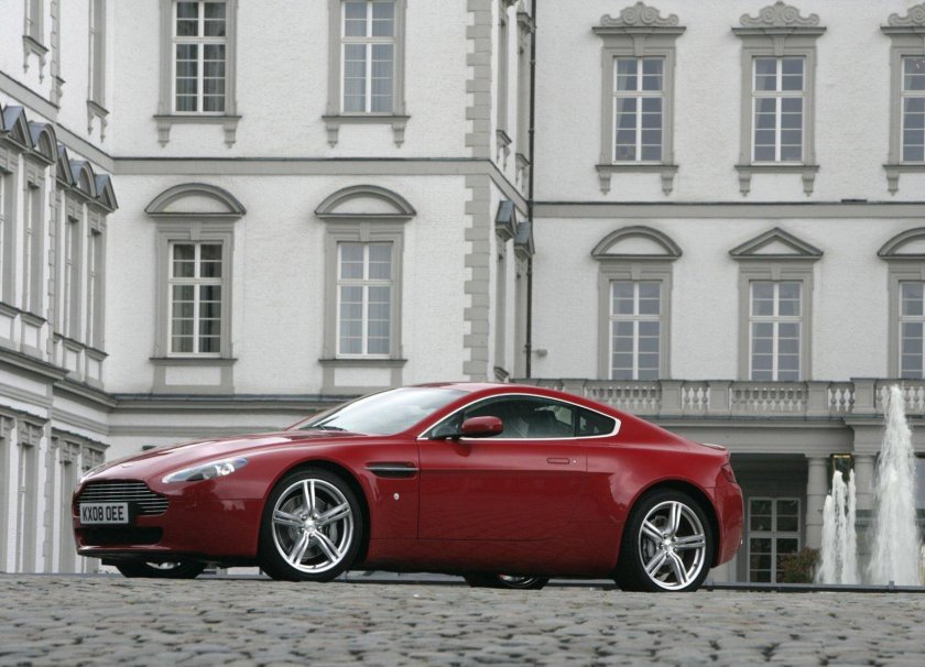 Aston Martin v8 Vantage 2008